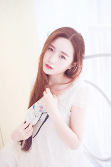 美女穿长筒袜